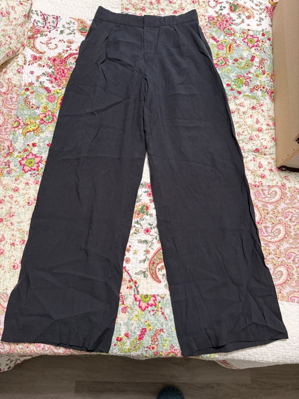 Zara Black Wide-Leg Pleated Trousers